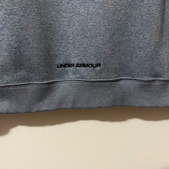 Under Armour Women’s size medium zip-up hooded jacket. - Picture 9 of 9